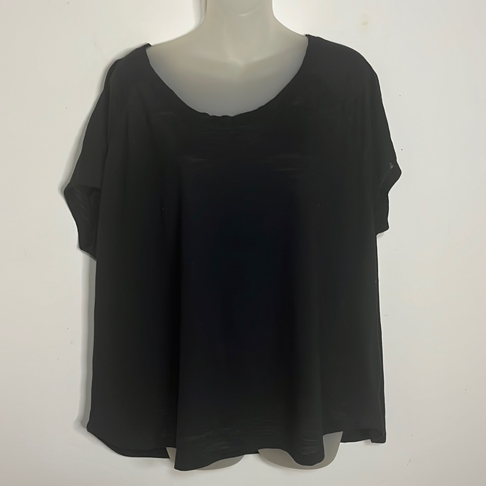 Lane Bryant T-Shirt Women's Size 14/16 Black Short Sleeve V-Neck Tee